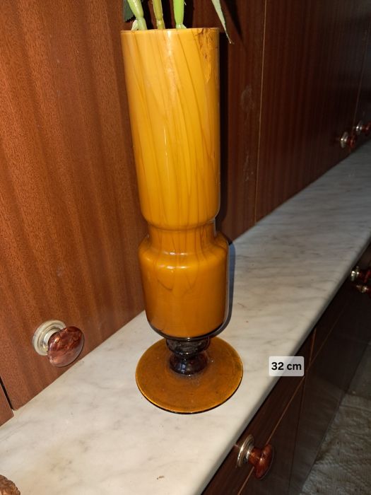 Jarra em vidro opaco