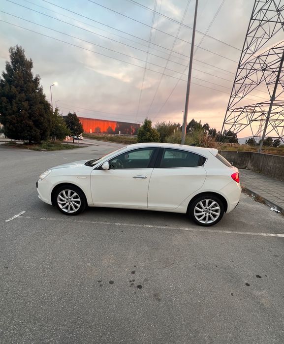 Alfa Romeo Giulietta 1.4 Turbo (2014) – Impecável foto 3