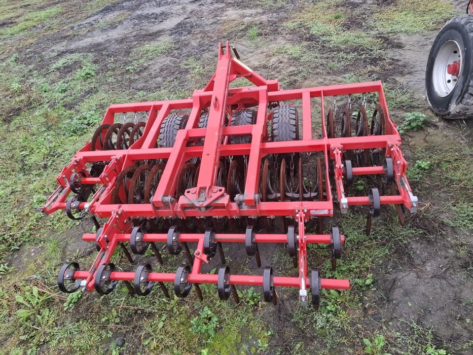 Wał zagęszczający na przód agregat uprawowy 3 m