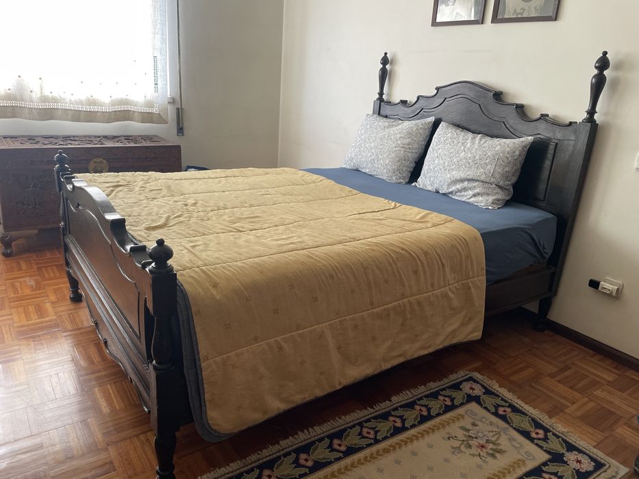Cama de casal madeura maciça