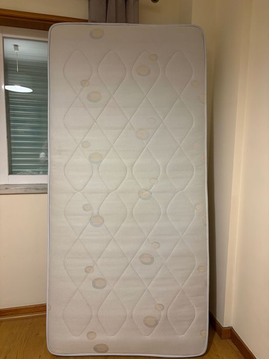 Cama de solteiro + estrado + colchão
