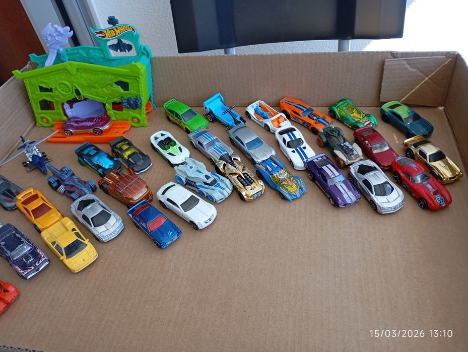 Miniaturas hot weels 145 unidades
