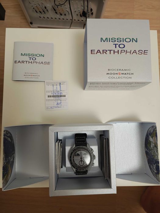 Omega swatch Mission to Earthphase