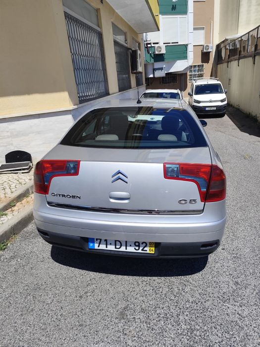 Citroen C5 sedan muito estimado