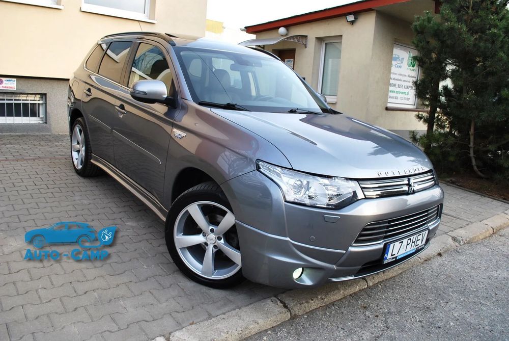 Mitsubishi Outlander ACC/LDW/Szyber/El.Klapa/Skóra_Podgrzewana/HAK/Pakiet_SPORT/19"/LED/FUL