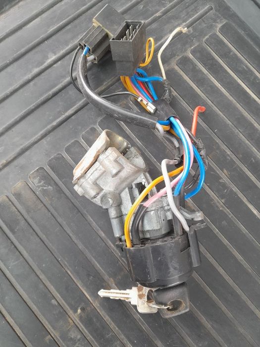 Замок зажигання ВАЗ 2108-09.