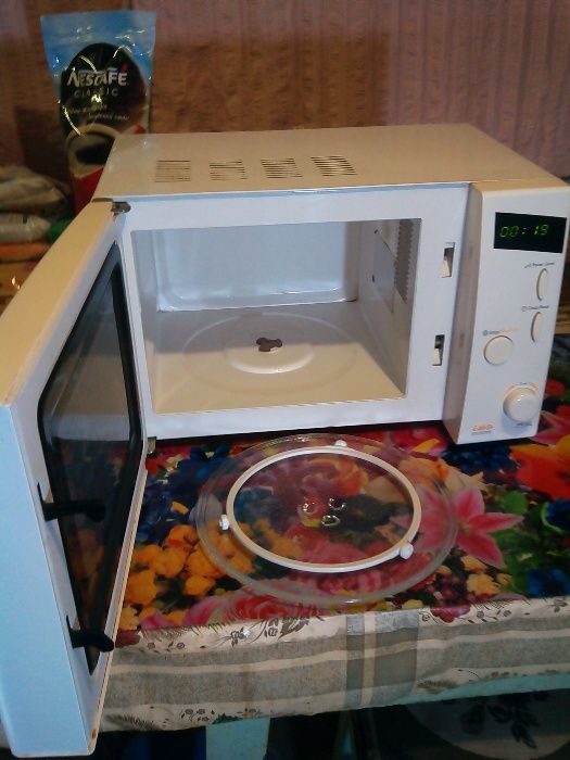 Микроволновка DeLonghi MW355 Италия