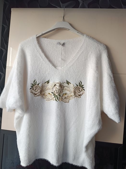 Sweterek damski włoski biust 115