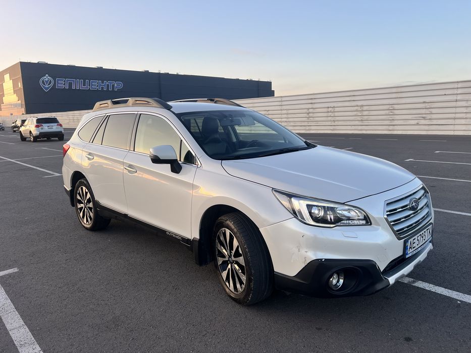Subaru Outback 2015 Офіційний автомобіль
