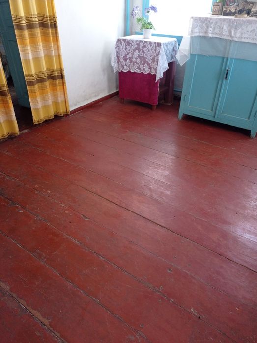 Газифікований будинок біля залізничної станції. Село Жуківка.