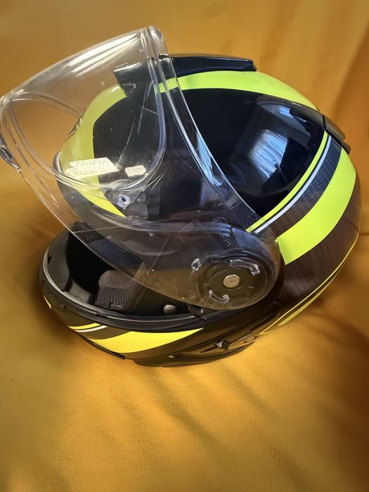 Shoei Neotec2.