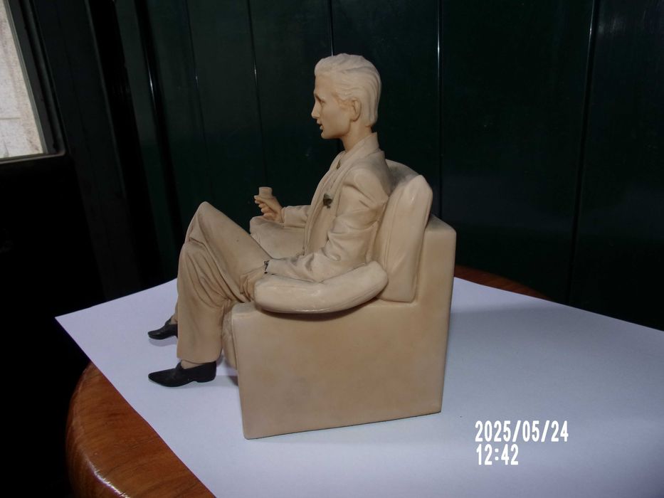 Boneco decorativo em marfinite