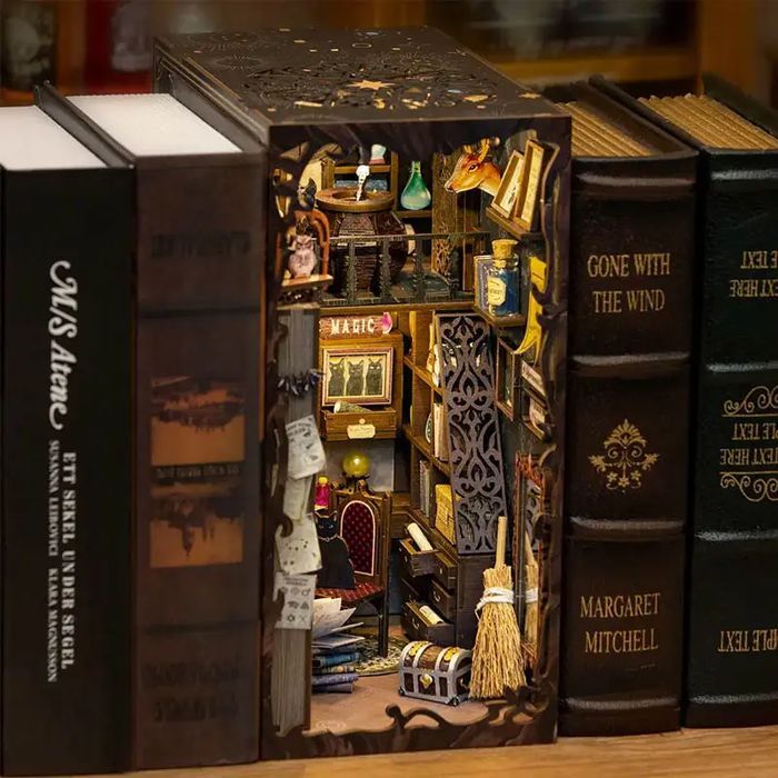 Miniaturowy domek Book Nook Magiczna apteka. Habarri