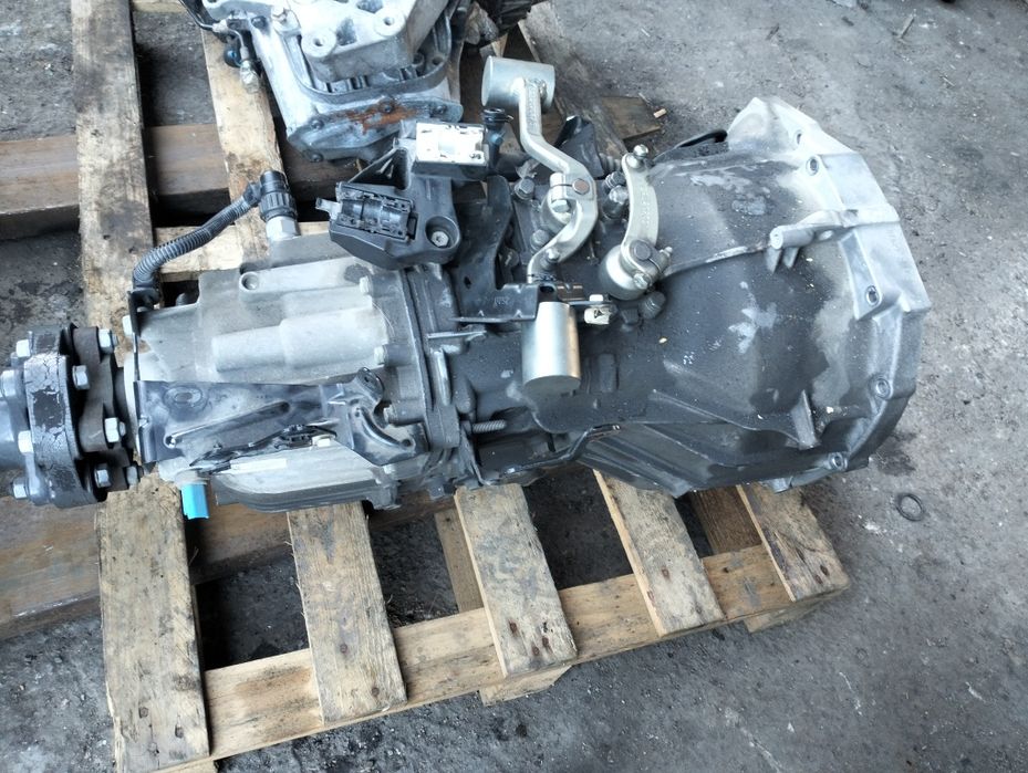 Renault master  4. 3 napęd tył skrzynia biegów  20rok