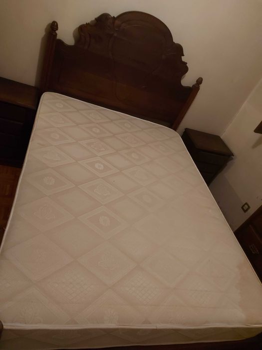 Quarto antigo completo