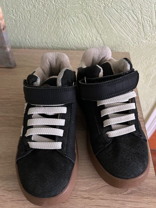 Продам дитячі осінні ботинки