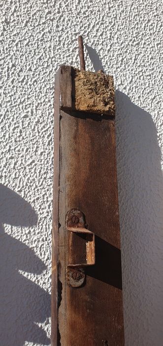 Cama de casal antiga em madeira maciça – estilo vintage / rústico