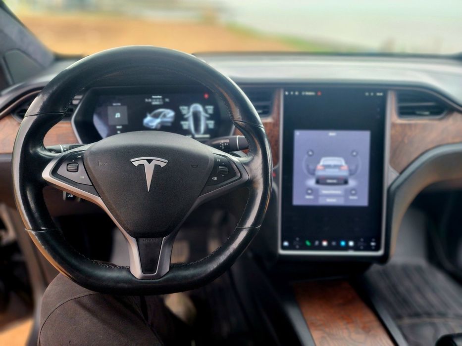 Продам Tesla model X 18 год 100D