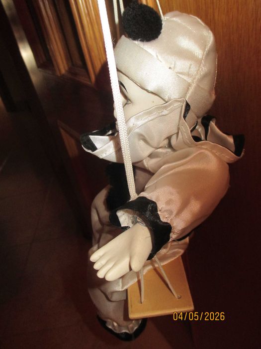 Pierrot em baloiço