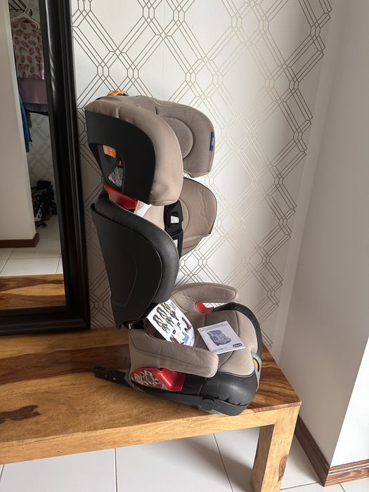 Fotelik samochodowy Oasys 2-3 FixPlus Evo 15-36kg Chicco