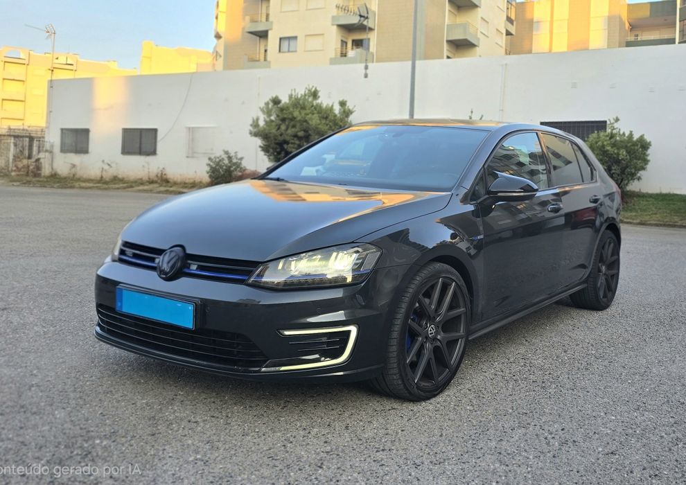Volkswagen Golf GTE Hybrido plug-in aceito retoma