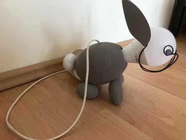 Żyrandol wiszący w kształcie królika