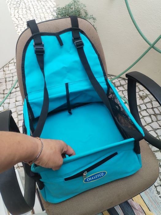 Vendo assento/cadeira de transporte para animais de estimação (cães pequenos ou gatos) para o carro, da marca Chalesco