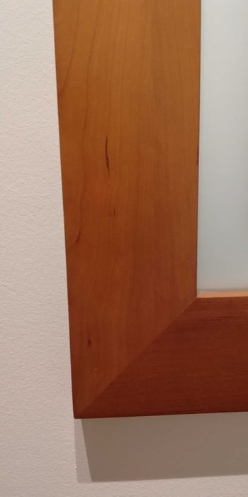 Espelho com moldura madeira cerejeira