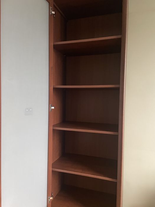 Witryna slupek przeszklona