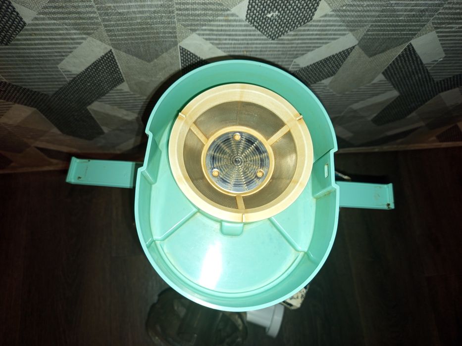 Продам Соковыжималкау