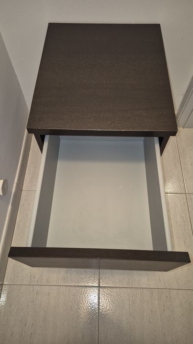 Mesas de Cabeceira Malm