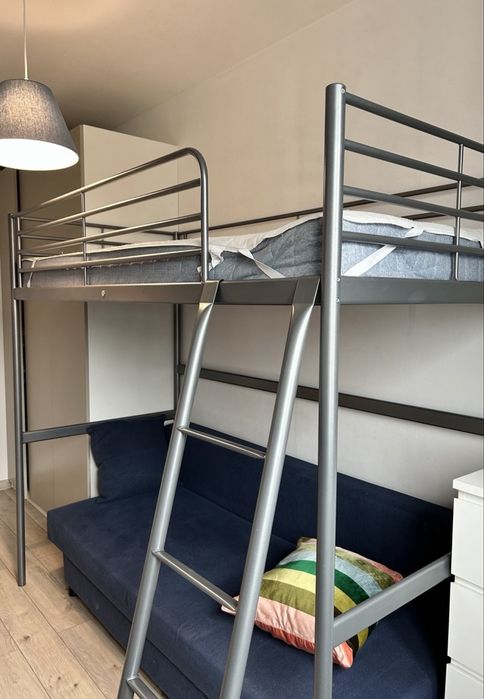 Lóżko Svärta Ikea