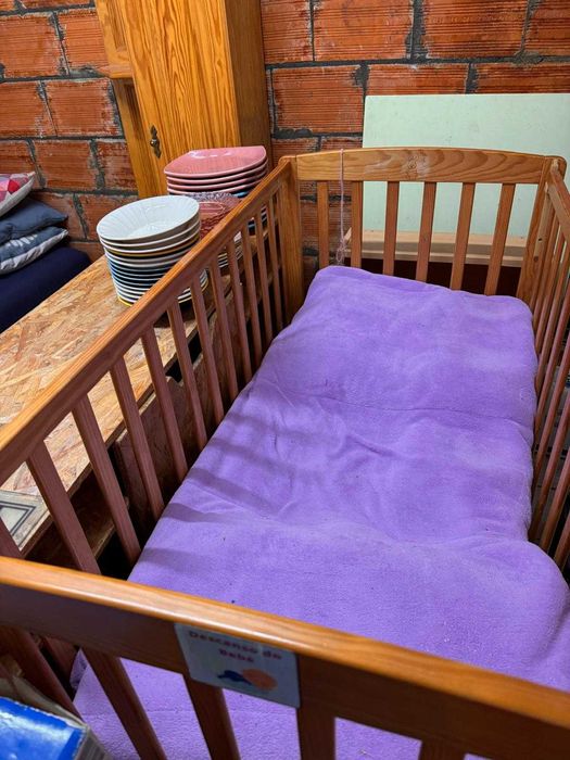 Cama Berço Bebé com Colchão - Muito Bom estado