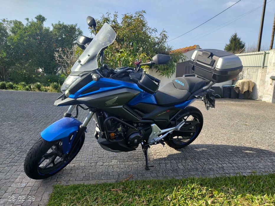 Honda NC750X – Excelente Estado – Muitos Extras – Sempre de Garagem