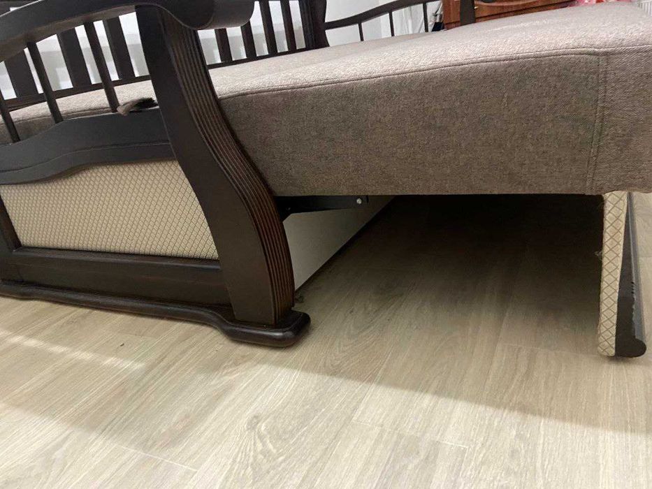 Великий диван Цезар на дерев'яному каркасі (Єврокнижка)