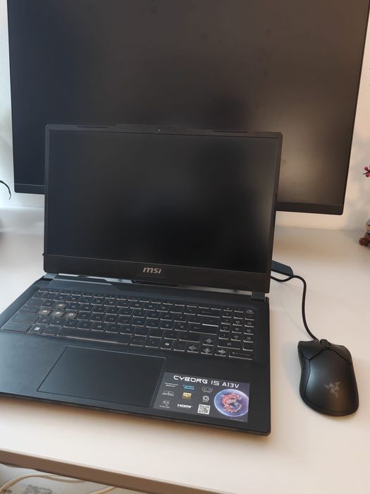 Portátil MSI Cyborg 15 A13V