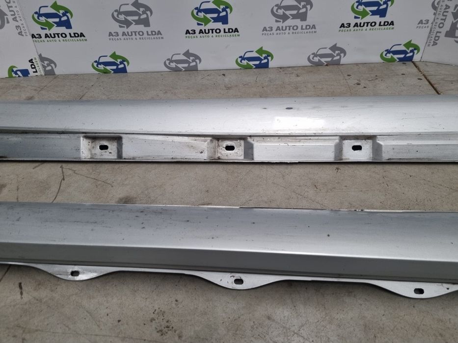 Embaladeira esquerda e direita Mercedes Classe R W 251