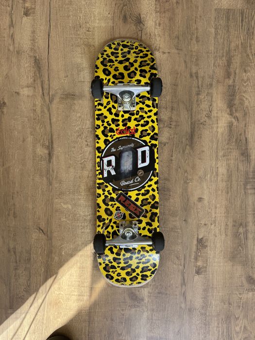 Skateboard deska RAD reds Independent enuff krux