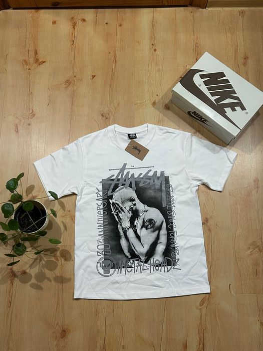 Koszulka stussy biała z nadrukiem