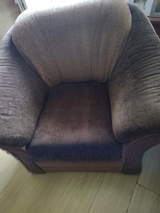 Kanapy 3,2,1  obie z funkcją spania ,plus fotel.
