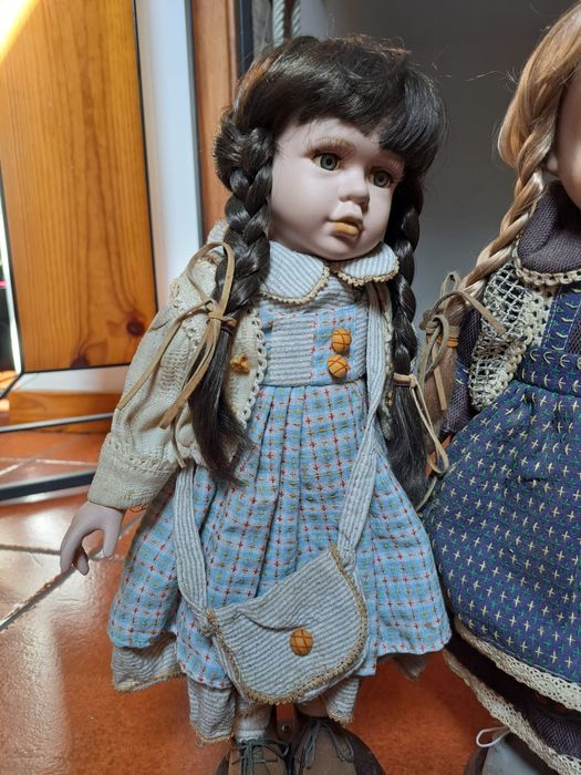 3 bonecas de porcelana