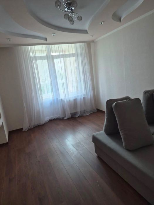 Здам в оренду 2к квартиру 76м2, вул.Урлівська 40