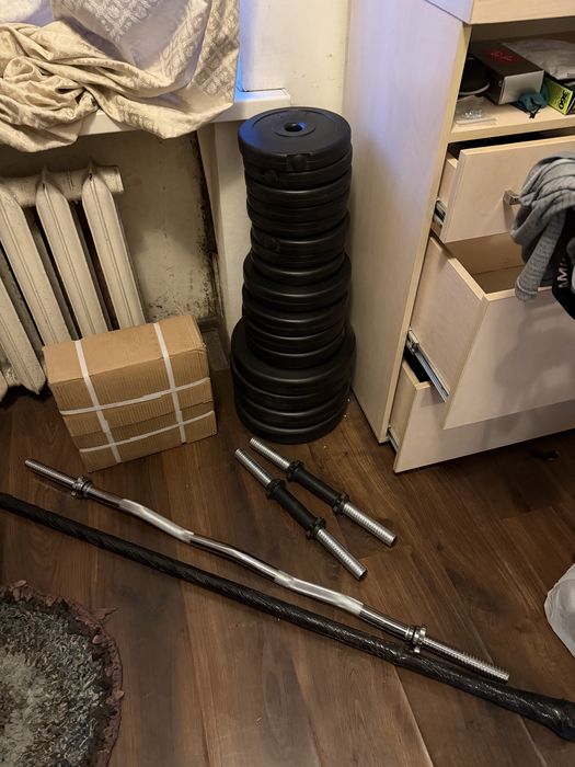 Набор кривой и прямой гриф, 2 наборные гантели и блины