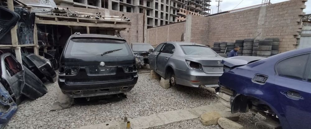 Разборка BMW Розборка E90 E60 F30 F10 F11 E91 E61 E65 E71 E83 X3  фара