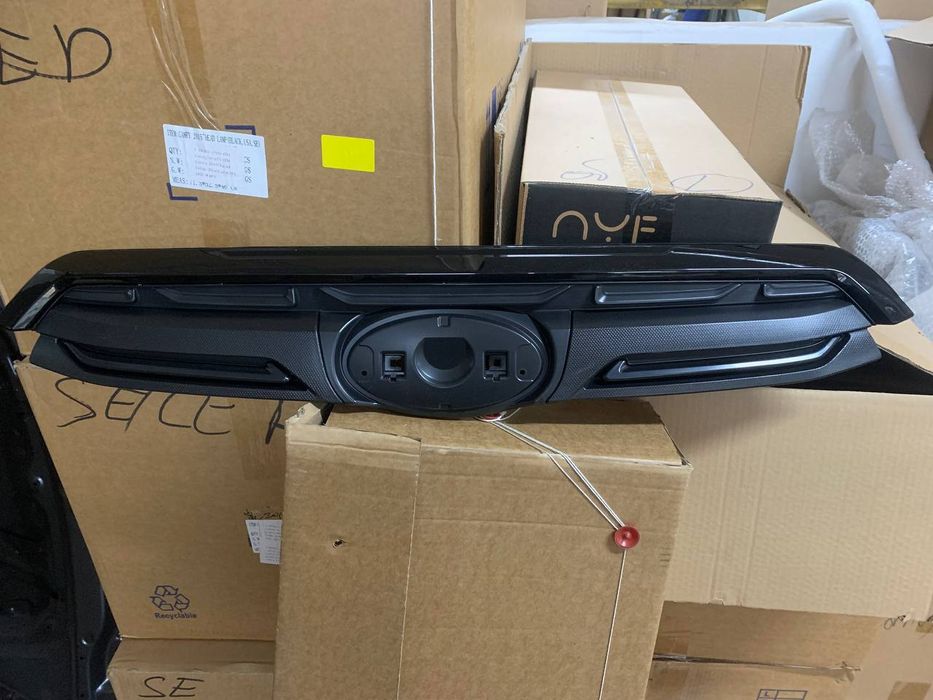 Решітка радіатора SUBARU FORESTER 2022-