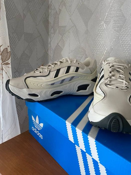 Adidas oznova (оригінал, нові)