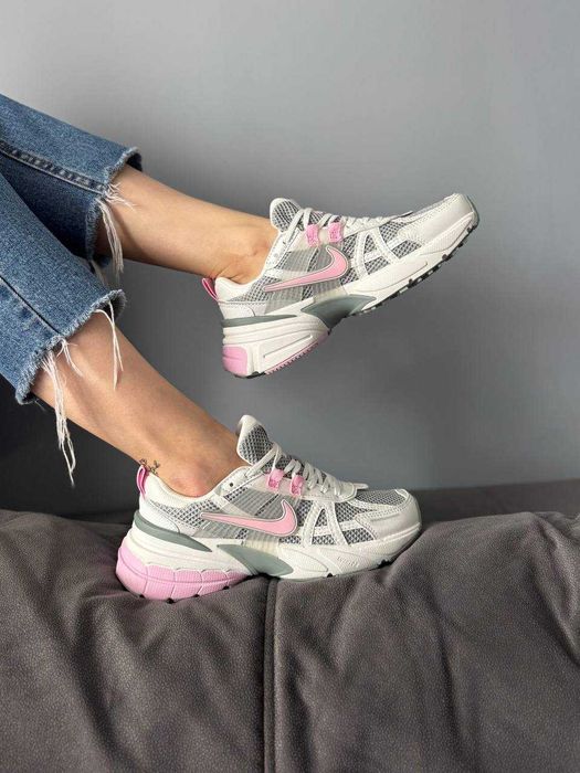 Кросівки Nike V2K Runtekk Beige Grey Pink | кроси Найк В2К Рантекк біло-сірого кольору текстиль