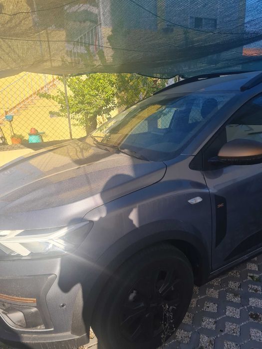 Vendo Dácia Jogger Extreme+Eco G - 100 7 lugares, combústivel Gasolina e Gaz com poucos quilómetros ano 2025 e pouco uso — photo 2