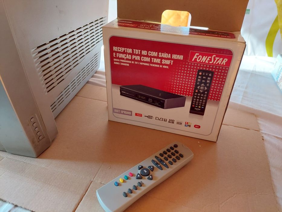 Televisão CRT 53 cm, Sanitron com descodificador TDT64739778976258121