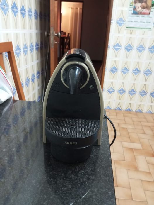 Maquina cafe nespresso avariada